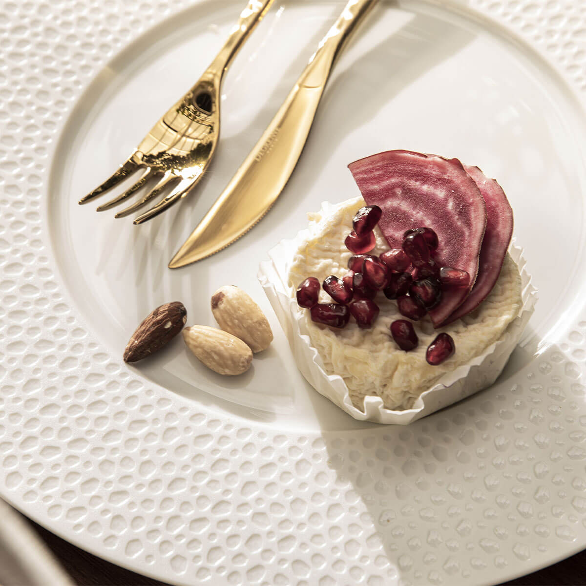 PERLES DE ROSEE BLANCHES Plate 27.9 cm